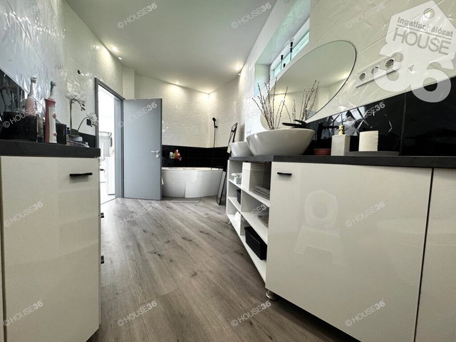 Eladó családi ház, Kecskeméten 89.9 M Ft, 3 szobás