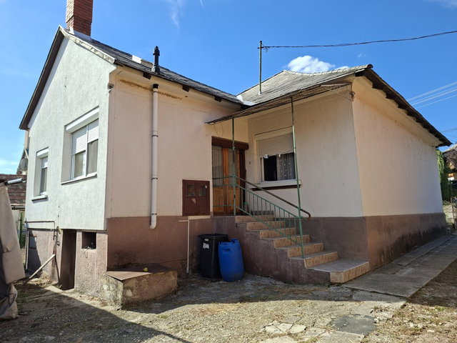 Eladó családi ház, Bakonycsernyén 48 M Ft, 3 szobás