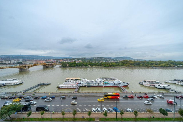 Eladó téglalakás, Budapesten, XIII. kerületben 250 M Ft