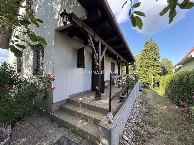 Eladó nyaraló, Sopronban 80 M Ft, 2 szobás / költözzbe.hu