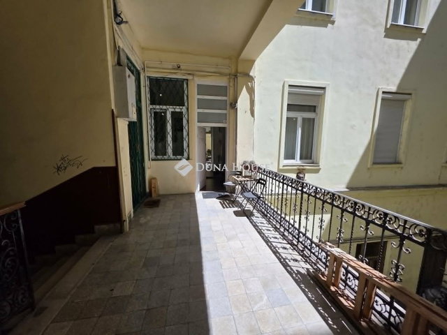Eladó téglalakás, Budapesten, VIII. kerületben 74.9 M Ft