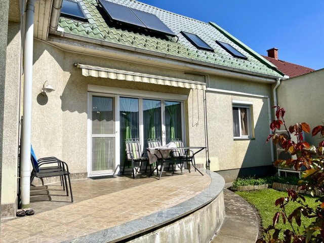 Eladó családi ház, Kiskunfélegyházán 119.5 M Ft, 5 szobás