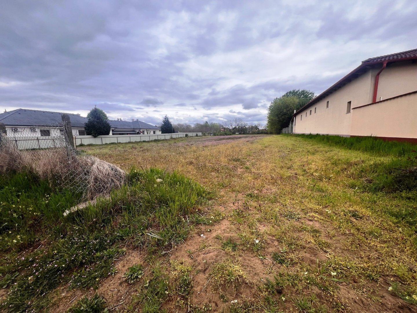 2052m² · 14.900.000 ft
