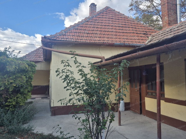 Eladó családi ház, Tószegen 20 M Ft, 3 szobás
