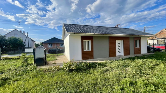 Eladó családi ház, Mezőkövesden 20.499 M Ft, 1+1 szobás