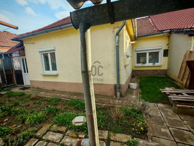 Eladó sorház, Úrkúton 27.5 M Ft, 2 szobás