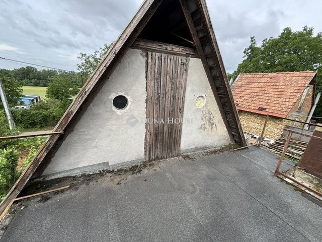 Eladó nyaraló, Vértesszőlősön 12.6 M Ft, 2 szobás