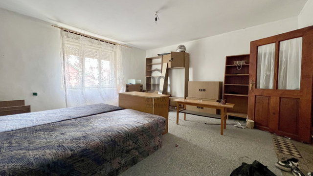 Eladó családi ház, Bátaszéken 5.9 M Ft, 2 szobás