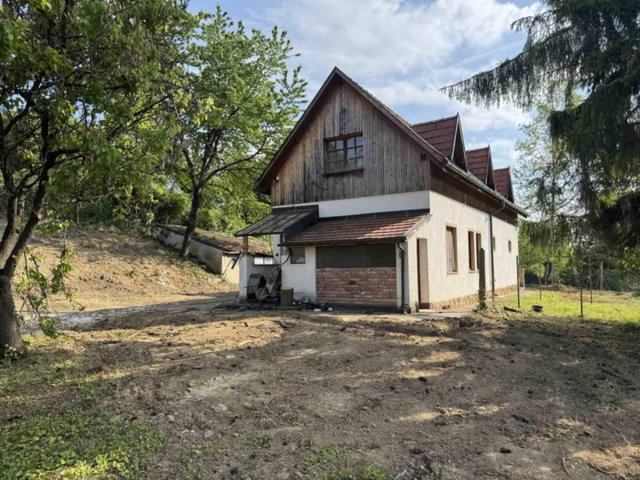 Eladó családi ház, Solymáron 129.9 M Ft, 4+1 szobás