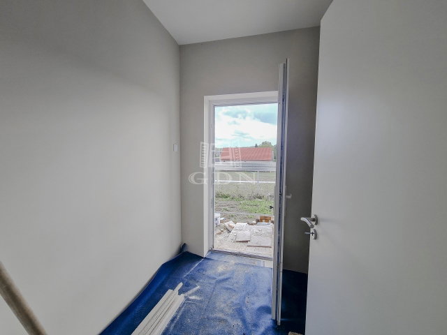 Eladó családi ház, Versegen 79.9 M Ft, 5 szobás