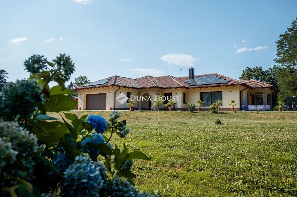 5 bed · 279m² · 199.800.000 ft