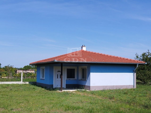 Kiadó családi ház, albérlet, Ácson 150 E Ft / hó, 2 szobás