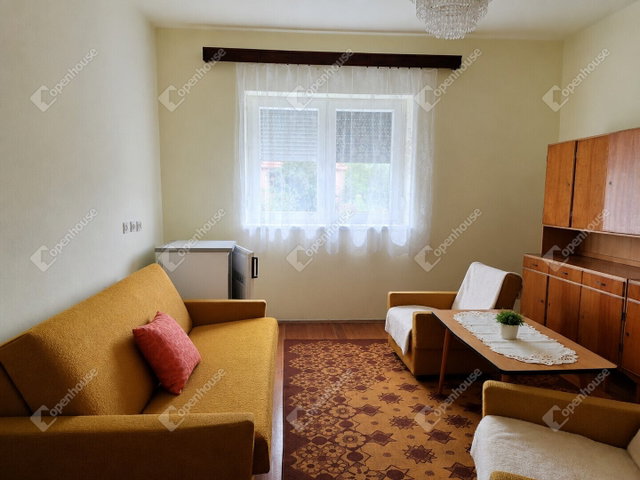 Eladó családi ház, Szárföldön 36 M Ft, 3 szobás