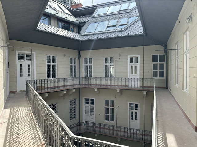 Eladó téglalakás, Budapesten, VI. kerületben 91 M Ft, 1 szobás