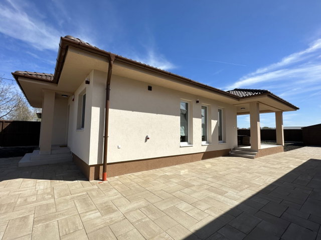 Eladó családi ház, Alsónémediben 119.9 M Ft, 4 szobás