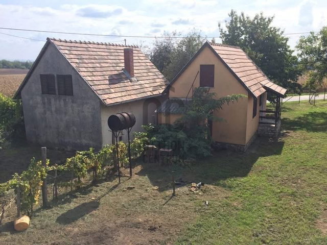 Eladó nyaraló, Somlóvásárhelyen 8.5 M Ft, 2 szobás