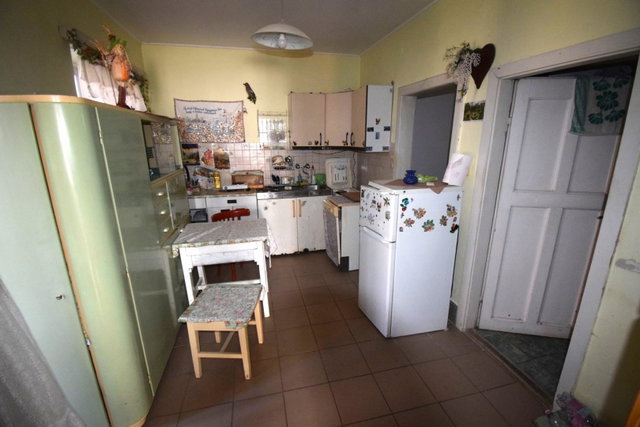 Eladó családi ház, Csepregen 23.5 M Ft, 1 szobás