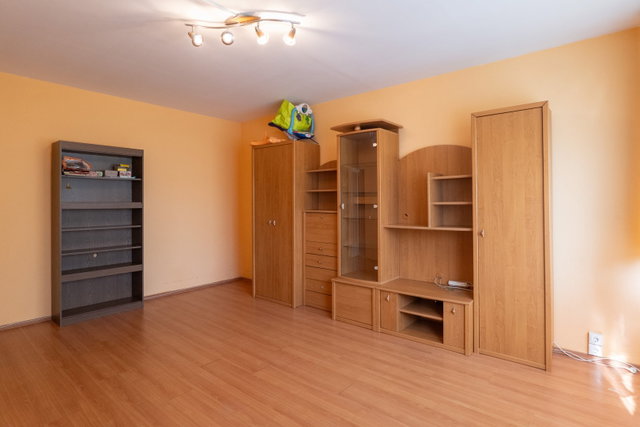 Eladó panellakás, Kiskunfélegyházán 33.9 M Ft, 2 szobás