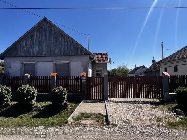 Eladó családi ház, Polgáron 26 M Ft, 1+2 szobás