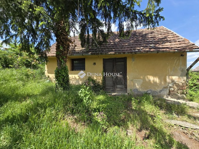 Eladó telek, Pécsett, Naspolya utcában 2.9 M Ft