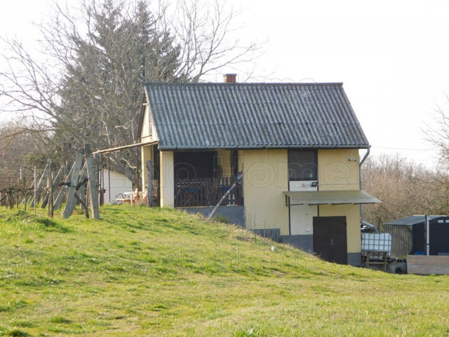 Eladó mezogazdasagi ingatlan, Mosdóson 18.2 M Ft, 1 szobás