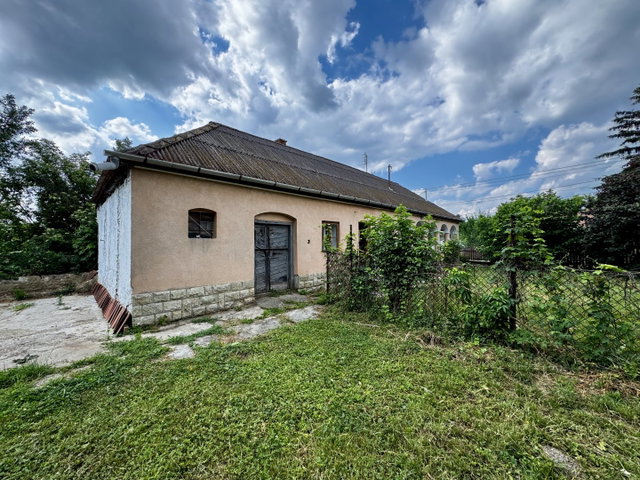 Eladó családi ház, Ongán 16.5 M Ft, 2 szobás