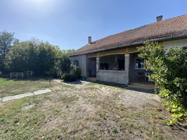 Eladó családi ház, Abonyban 24.9 M Ft, 4 szobás
