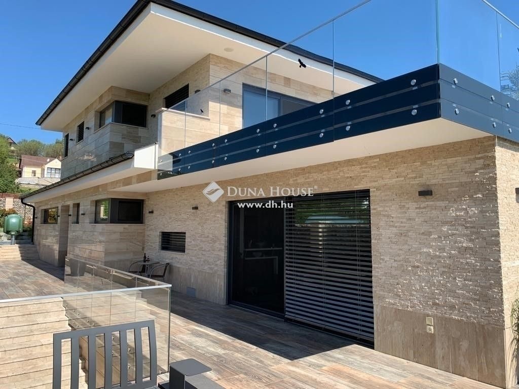 5 hálószoba · 370 m² · 598.000.000 Ft