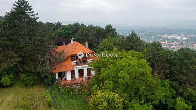 Eladó családi ház, Solymáron 269 M Ft, 7 szobás