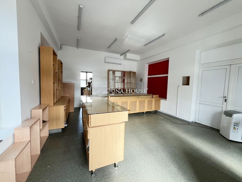 30m² · Üzlethelyiség · 300.000 ft