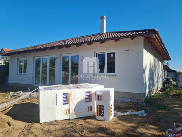 Eladó családi ház, Székesfehérvárott 97.5 M Ft, 3 szobás