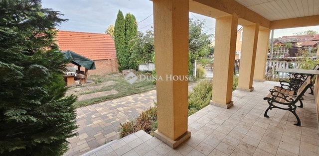 Eladó családi ház, Nagykozáron 59.99 M Ft, 2 szobás