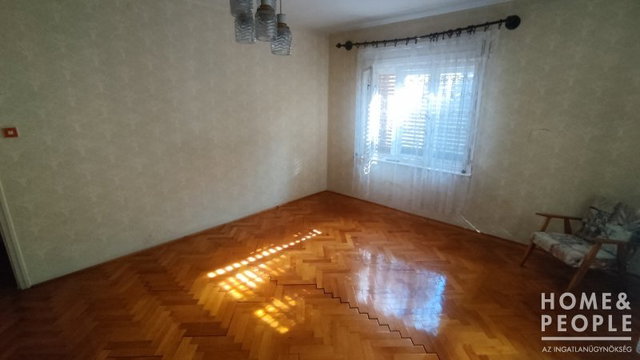 Eladó családi ház, Makón 85 M Ft, 6 szobás
