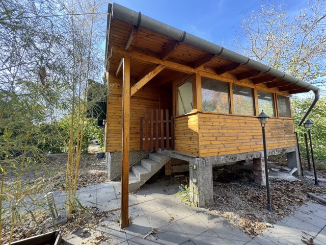Eladó családi ház, Szegeden 24.9 M Ft, 1 szobás