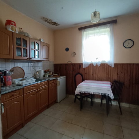 Eladó családi ház, Eszteregnyén 14.9 M Ft, 2 szobás
