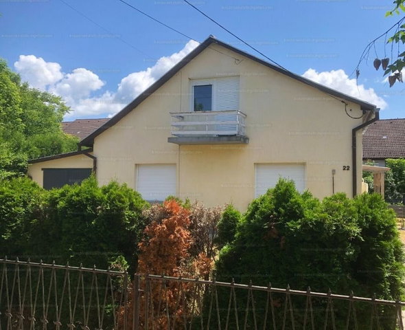 Eladó családi ház, Hévízen 69 M Ft, 3 szobás
