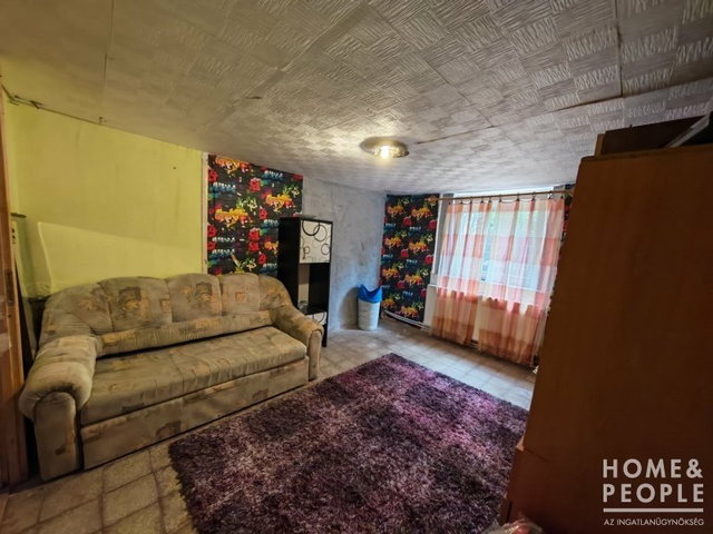 Eladó családi ház, Röszkén 26.5 M Ft, 3 szobás