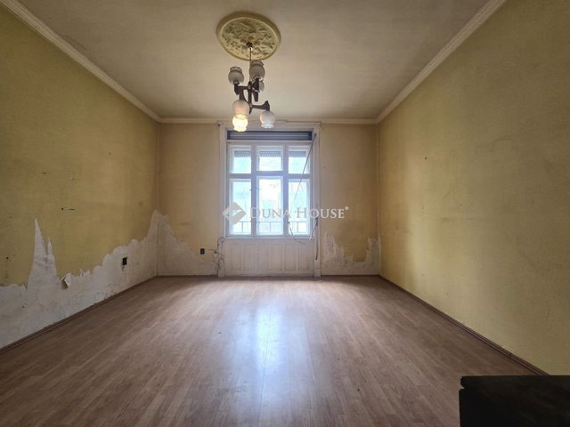 Eladó családi ház, Budapesten, XIX. kerületben, Ady Endre úton