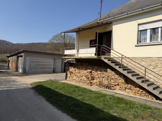 Eladó családi ház, Bakonybélben 71.9 M Ft, 4 szobás