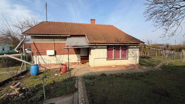 Eladó családi ház, Balatonvilágoson 50 M Ft, 2 szobás