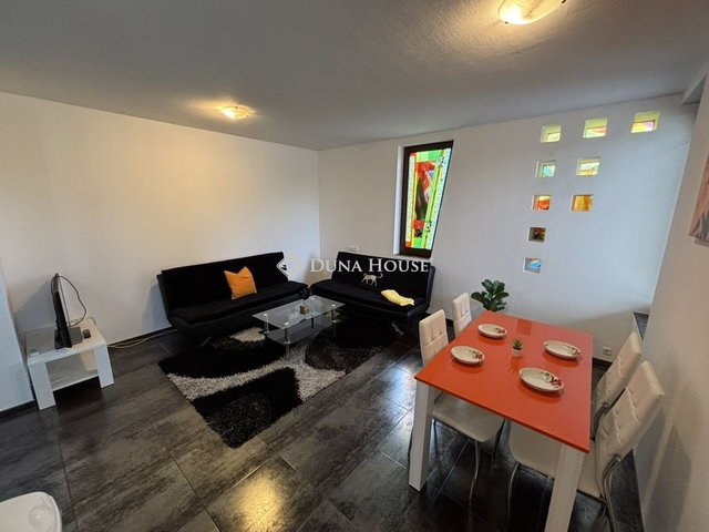 Kiadó téglalakás, albérlet, Tatán 340 E Ft / hó, 1 szobás