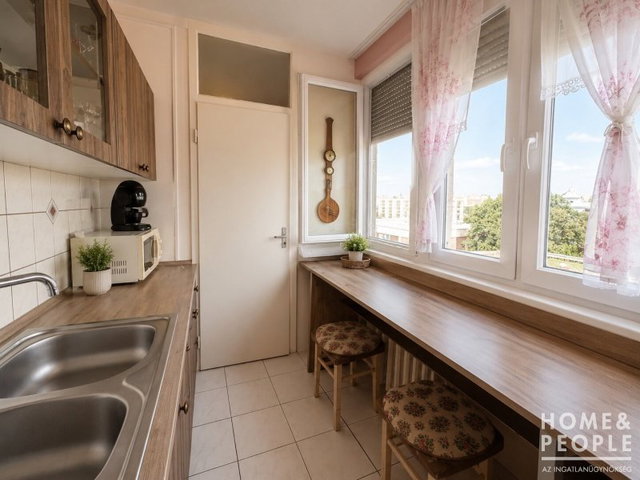 Eladó téglalakás, Hódmezővásárhelyen 42 M Ft, 3 szobás