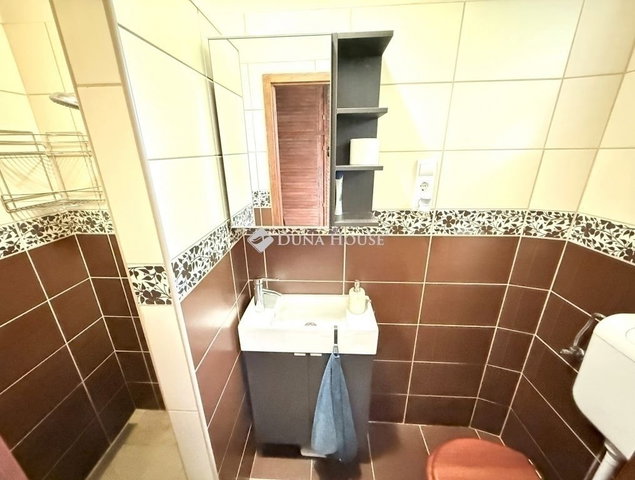 Eladó családi ház, Budapesten, XVIII. kerületben 139.9 M Ft