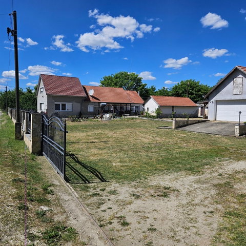 Eladó ipari ingatlan, Nyáregyházán 310 M Ft