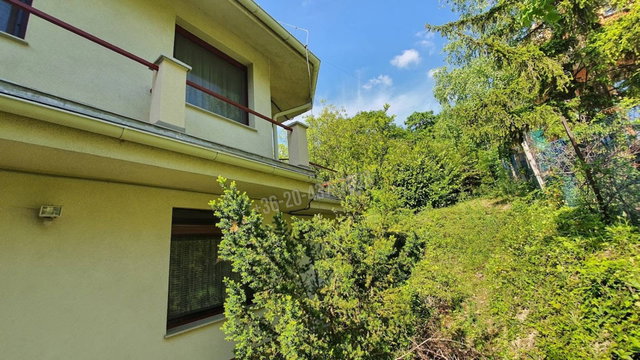 Eladó családi ház, Budakeszin 290 M Ft, 5 szobás