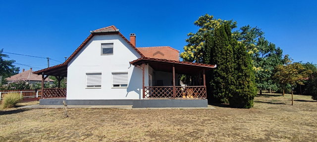 Eladó családi ház, Sarudon 95 M Ft, 8 szobás