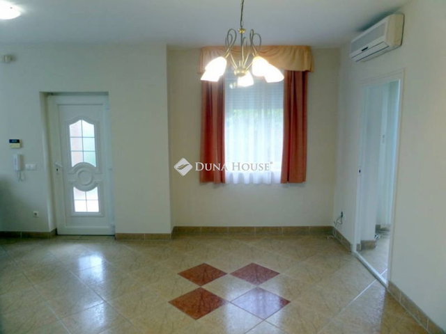 Kiadó családi ház, albérlet, Nyíregyházán 325 E Ft / hó