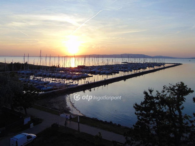 Eladó nyaraló, Balatonfenyvesen 119 M Ft, 2 szobás