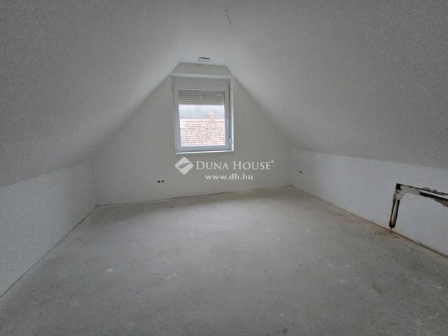 Eladó családi ház, Aranyosgadányban 98 M Ft, 7 szobás