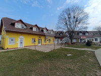 Eladó üzlethelyiség, Tatán 129 M Ft, 5 szobás